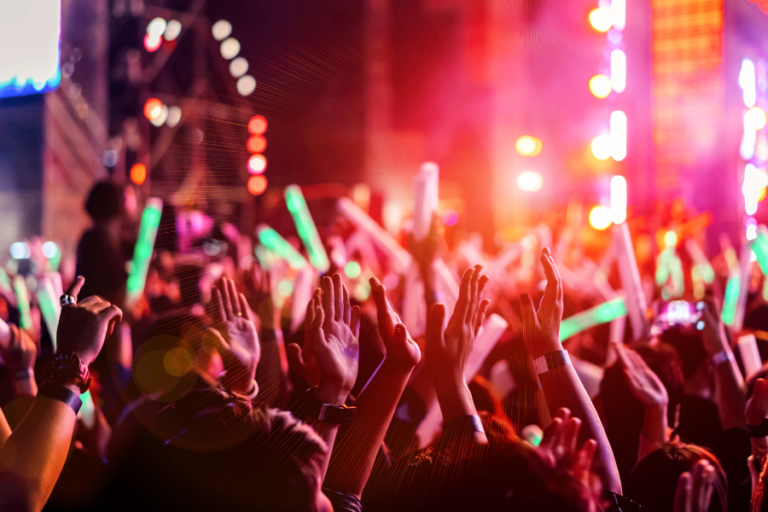 Meriahkan Acara Musik dengan Brand Activation yang Tepat Peran Penting SPG
