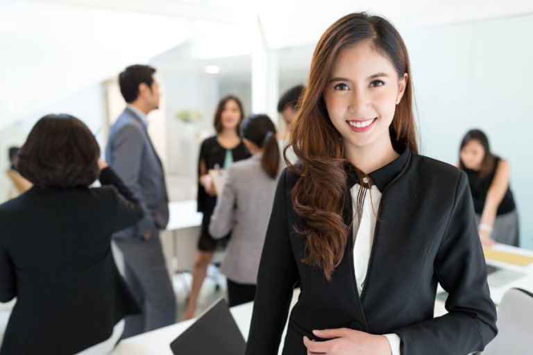 Membangun Jaringan Bisnis yang Lebih Luas: Peran Usher Berbahasa Mandarin dalam Networking