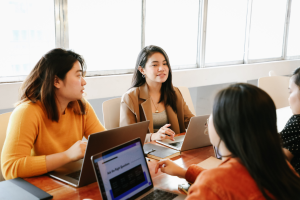 Pilih yang Tepat: Seminar atau Workshop untuk Perusahaan Anda?