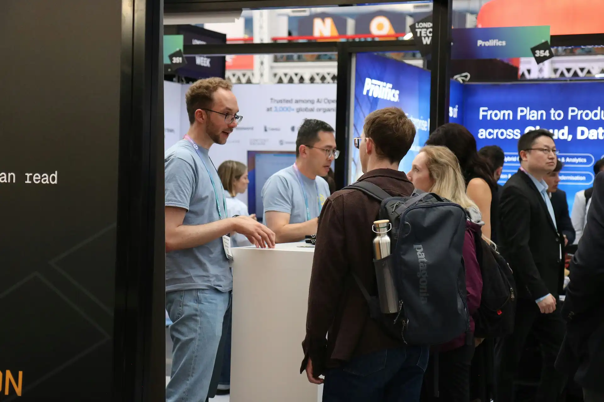 Strategi Branding Perusahaan Lewat Event Dari Booth Hingga Panggung